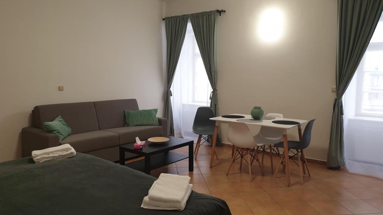 White Swan Boutique Apartments Prag Exteriör bild