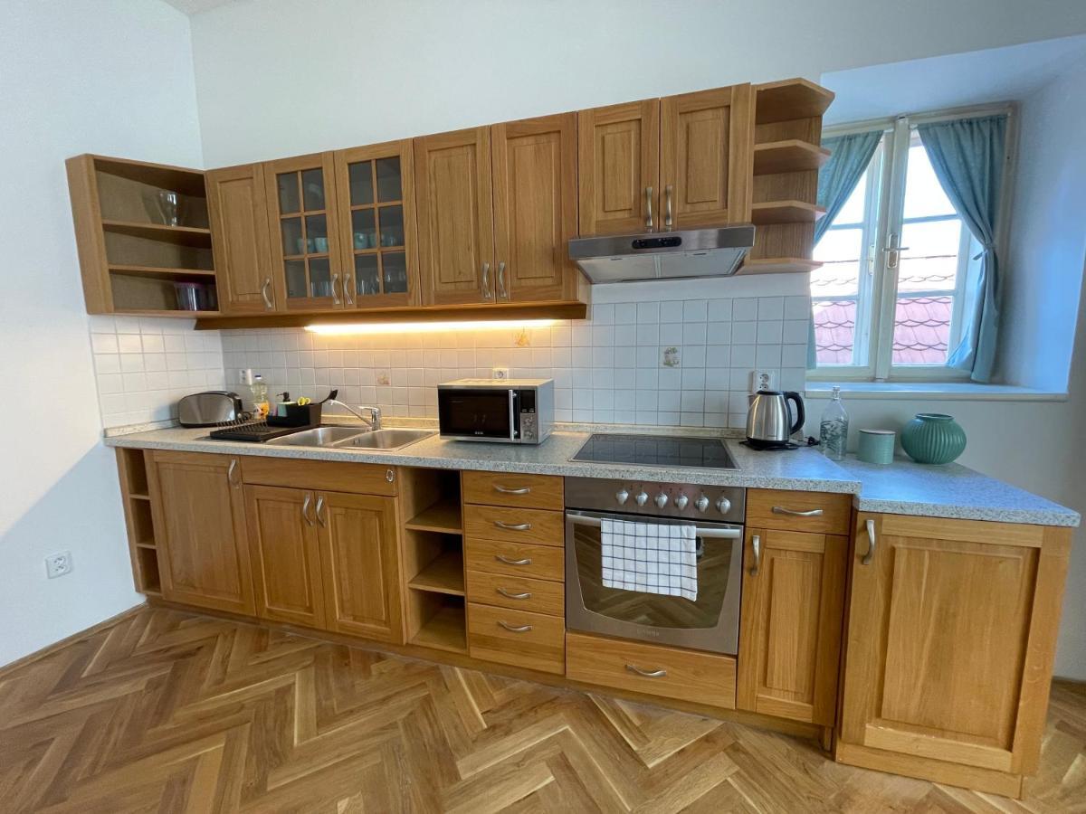 White Swan Boutique Apartments Prag Exteriör bild