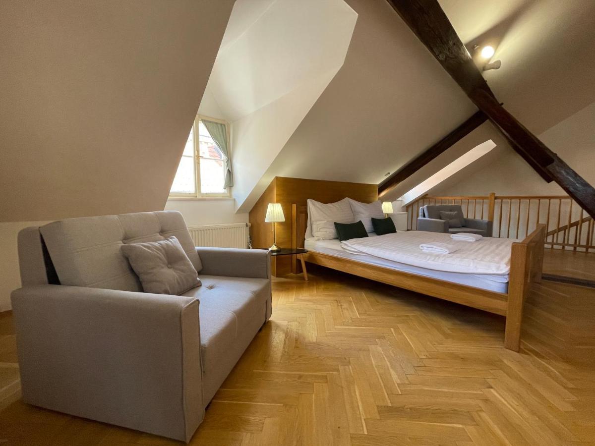 White Swan Boutique Apartments Prag Exteriör bild