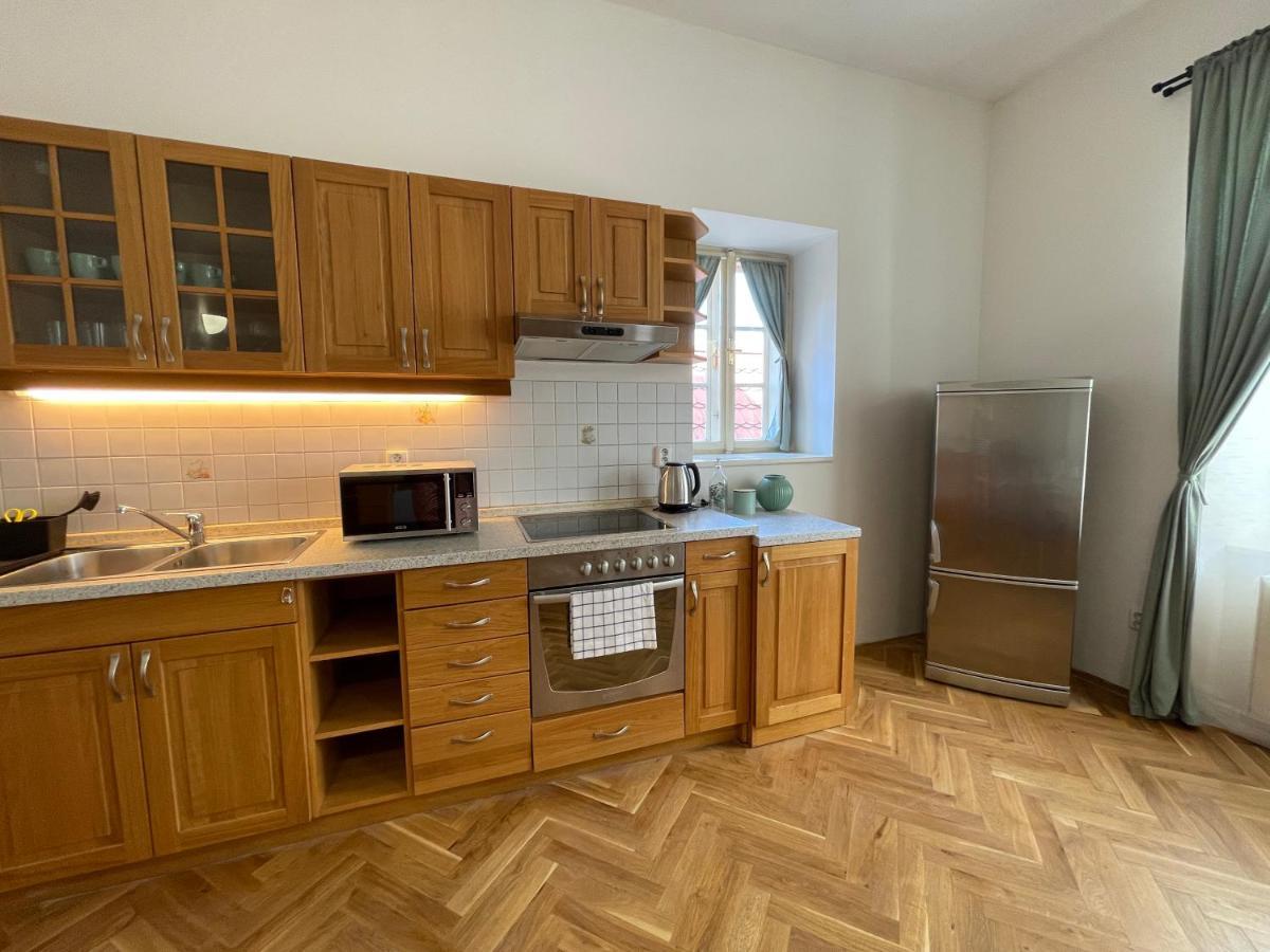 White Swan Boutique Apartments Prag Exteriör bild