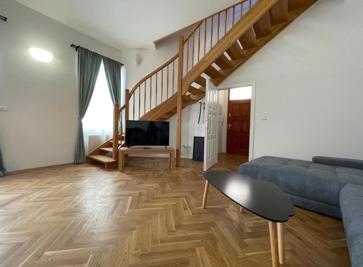White Swan Boutique Apartments Prag Exteriör bild