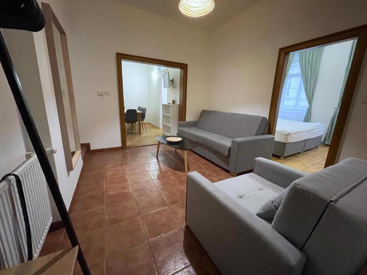 White Swan Boutique Apartments Prag Exteriör bild