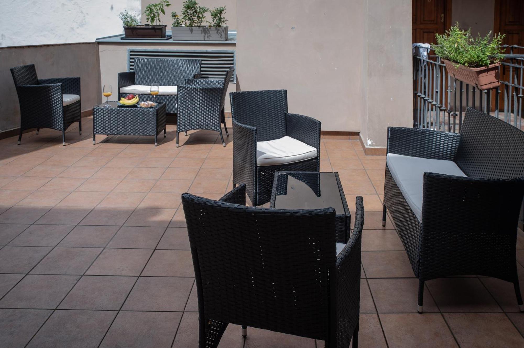 White Swan Boutique Apartments Prag Exteriör bild